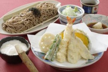 天ぷら・そば/和食レストランのホール・キッチン